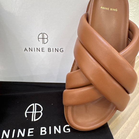 Annie Bing Lizzie Slide! - Picture 5 of 7